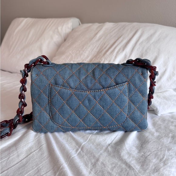 CHANEL Blue Quilted Crossbody Bag - Picture 2 of 6